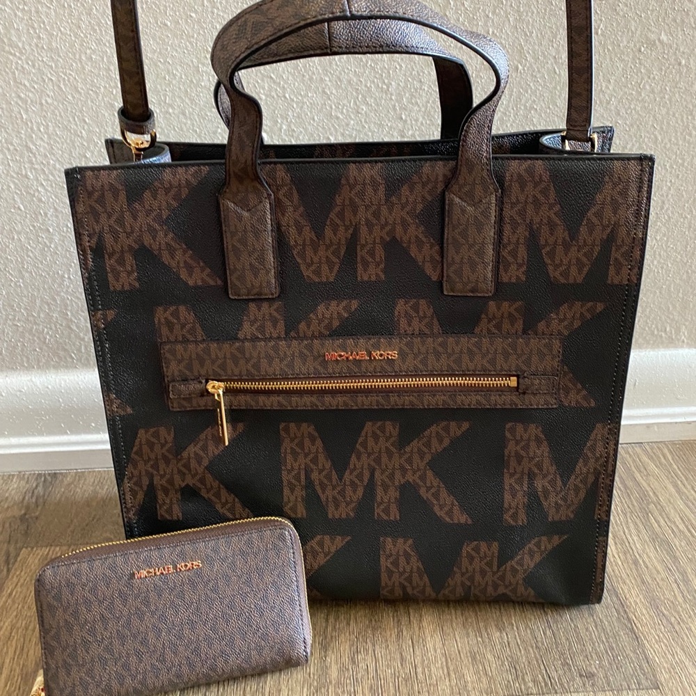 Authentic Chocolate colored Signature Mk Purse